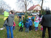 Výsadba u MŠ 2015 - sponzorováno firmou PAJR s.r.o.Vlkava